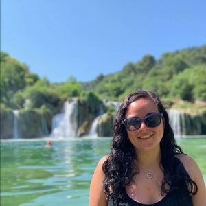 Meet your Posher, Jessica